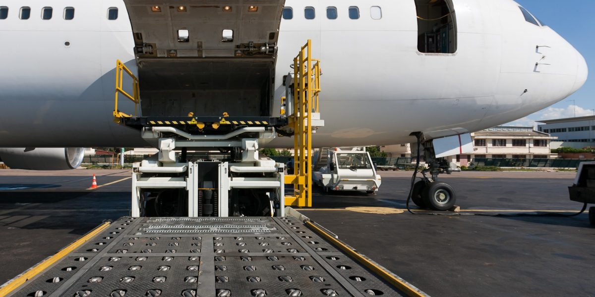 Loading platform of air freight to the aircraft